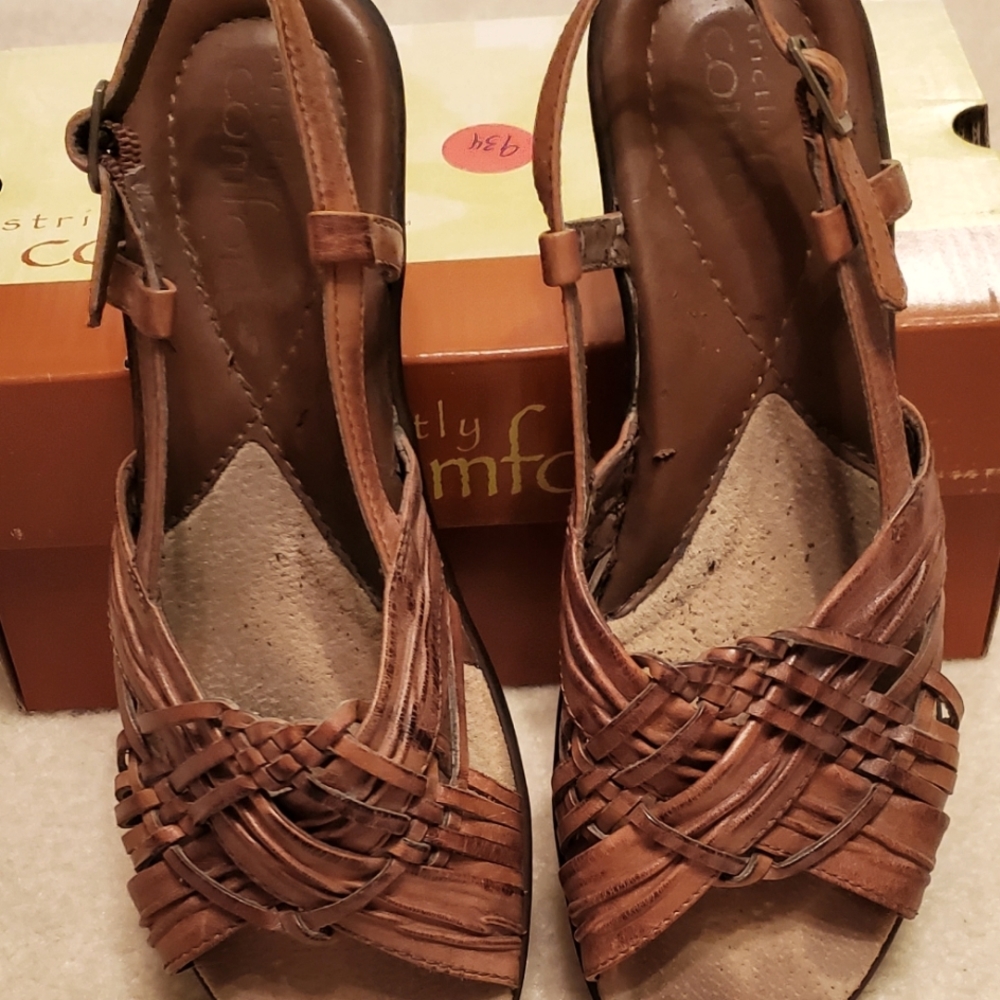 Wedge Heel Leather Shoes Open Weave Strictly Comfort w/Original Box